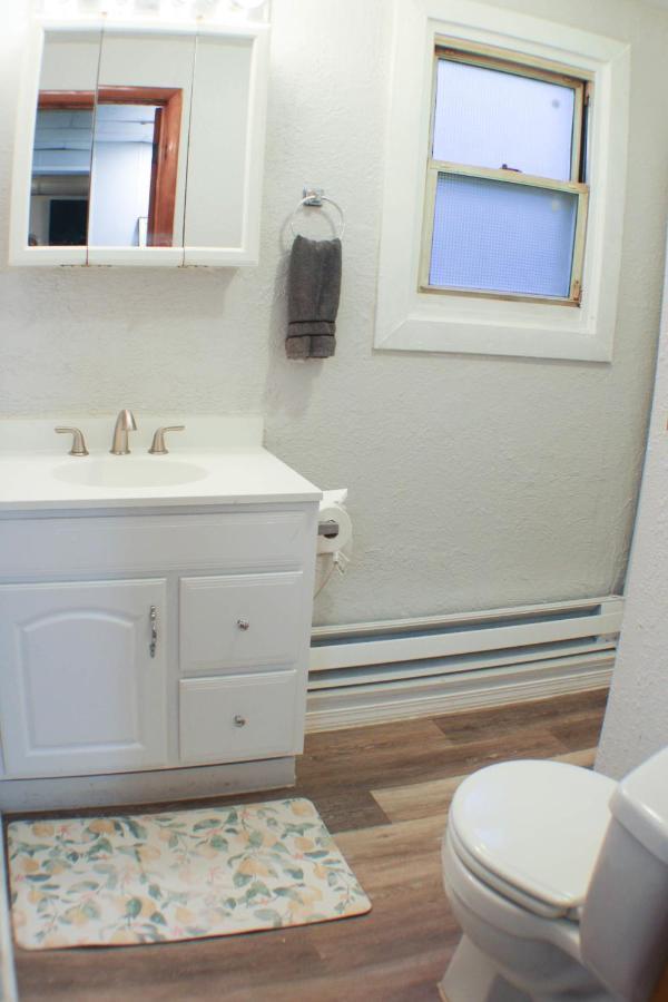 California Ave - 2 Bedroom - Home Away From Home! Pittsburgh Eksteriør billede