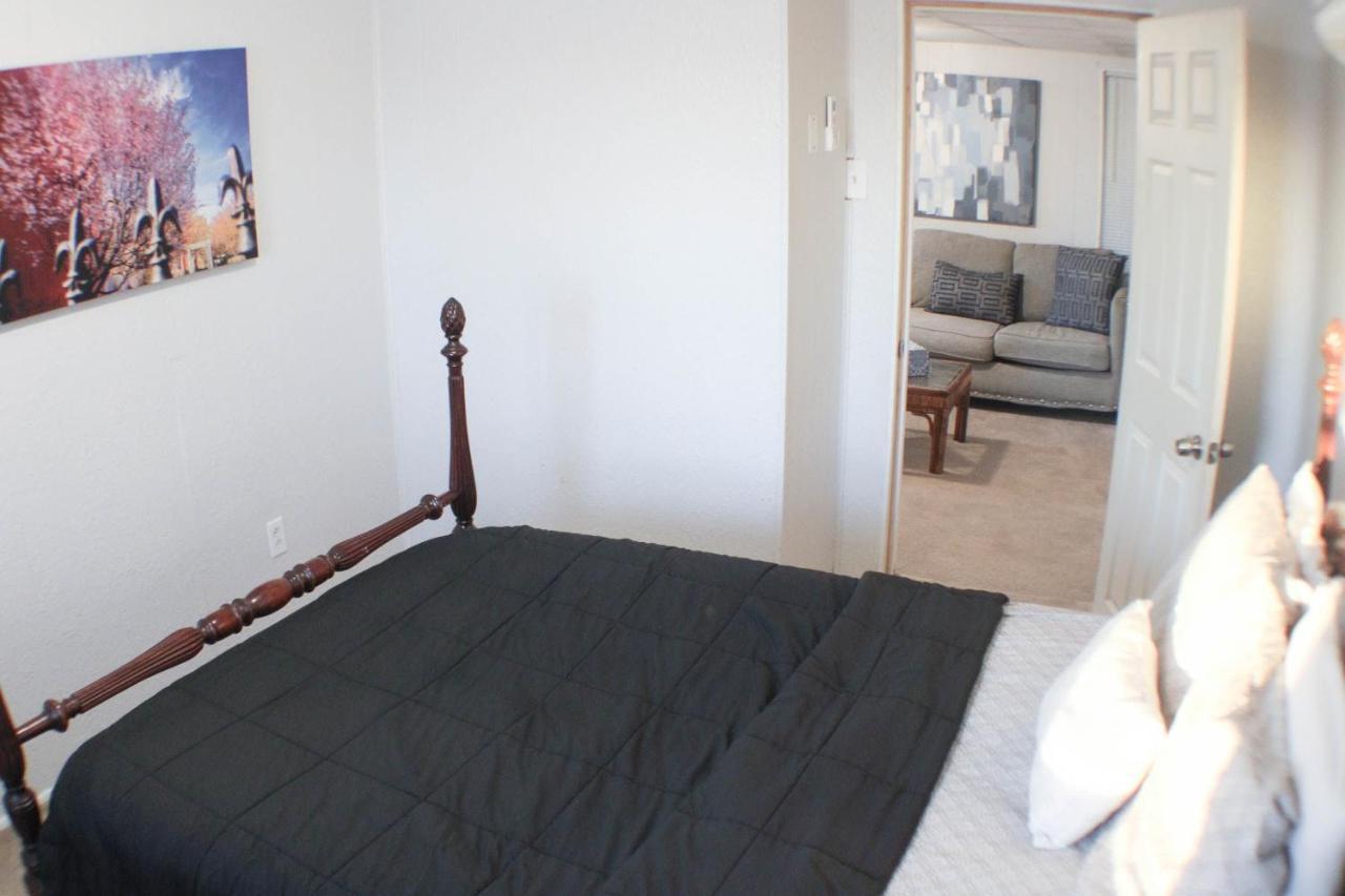 California Ave - 2 Bedroom - Home Away From Home! Pittsburgh Eksteriør billede