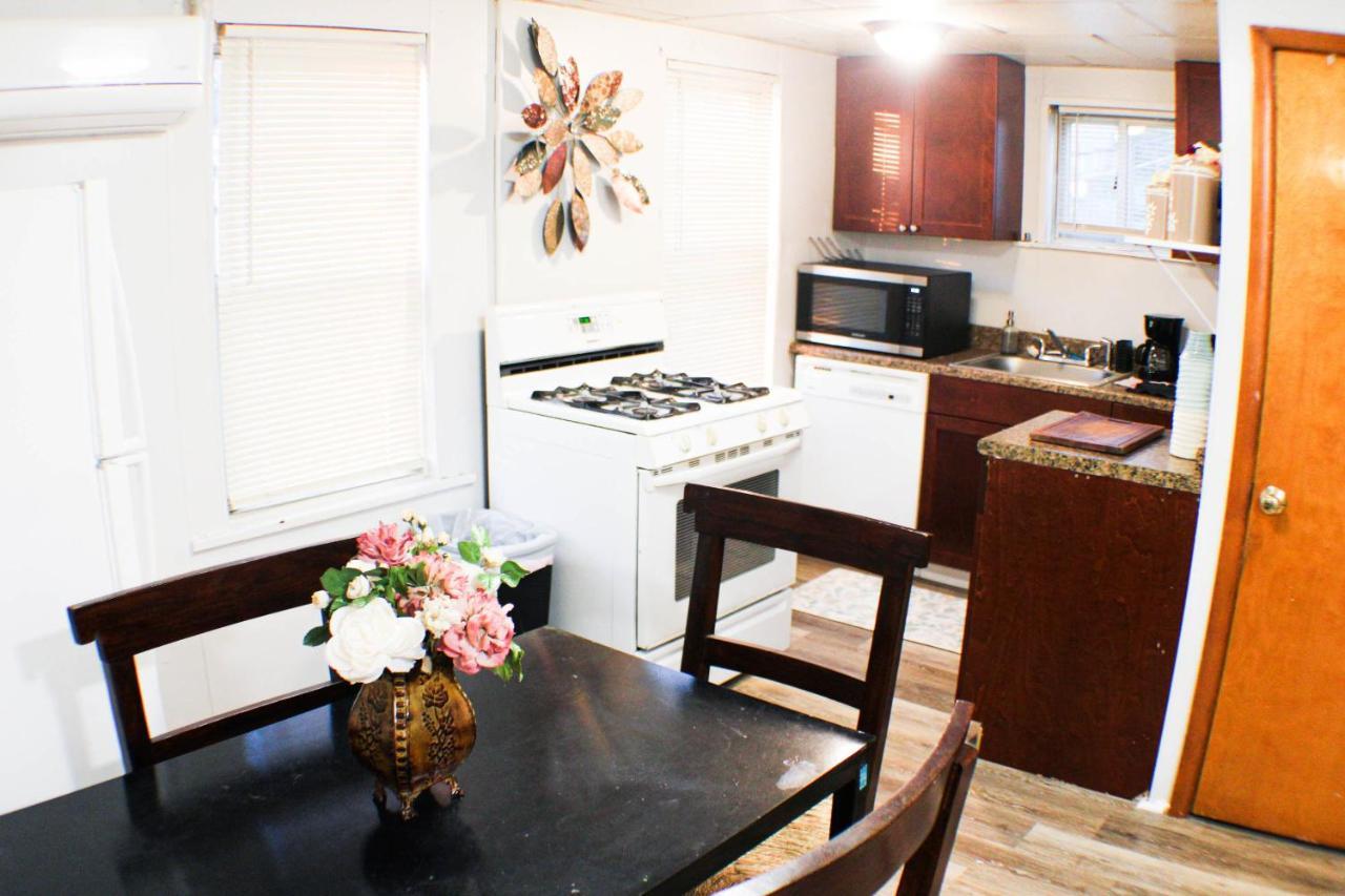 California Ave - 2 Bedroom - Home Away From Home! Pittsburgh Eksteriør billede