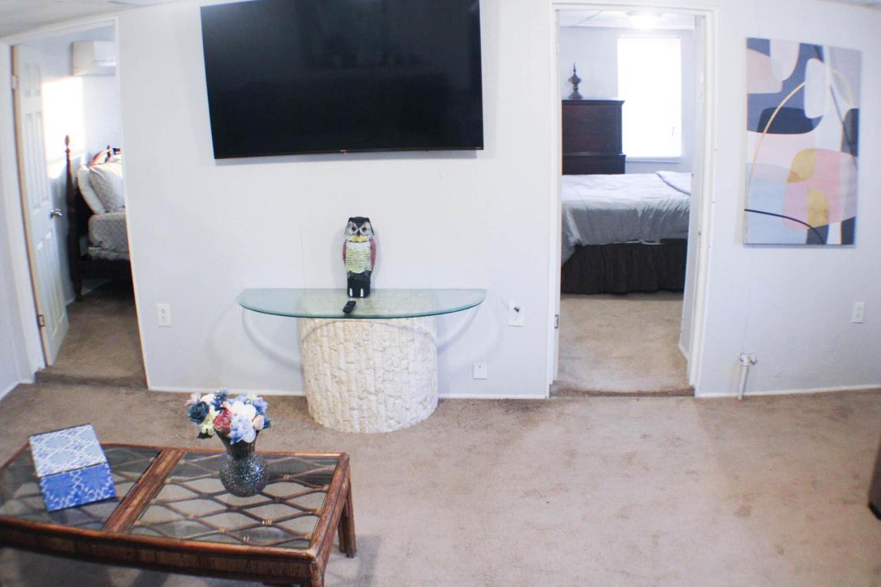 California Ave - 2 Bedroom - Home Away From Home! Pittsburgh Eksteriør billede