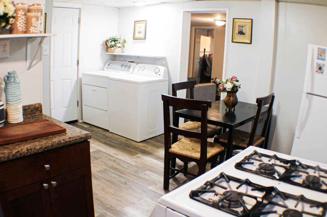 California Ave - 2 Bedroom - Home Away From Home! Pittsburgh Eksteriør billede
