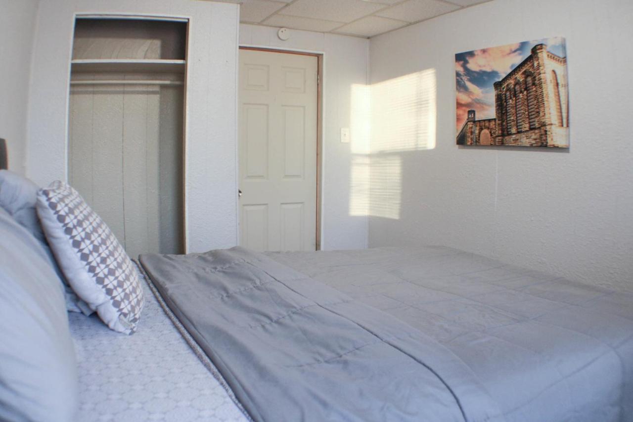 California Ave - 2 Bedroom - Home Away From Home! Pittsburgh Eksteriør billede