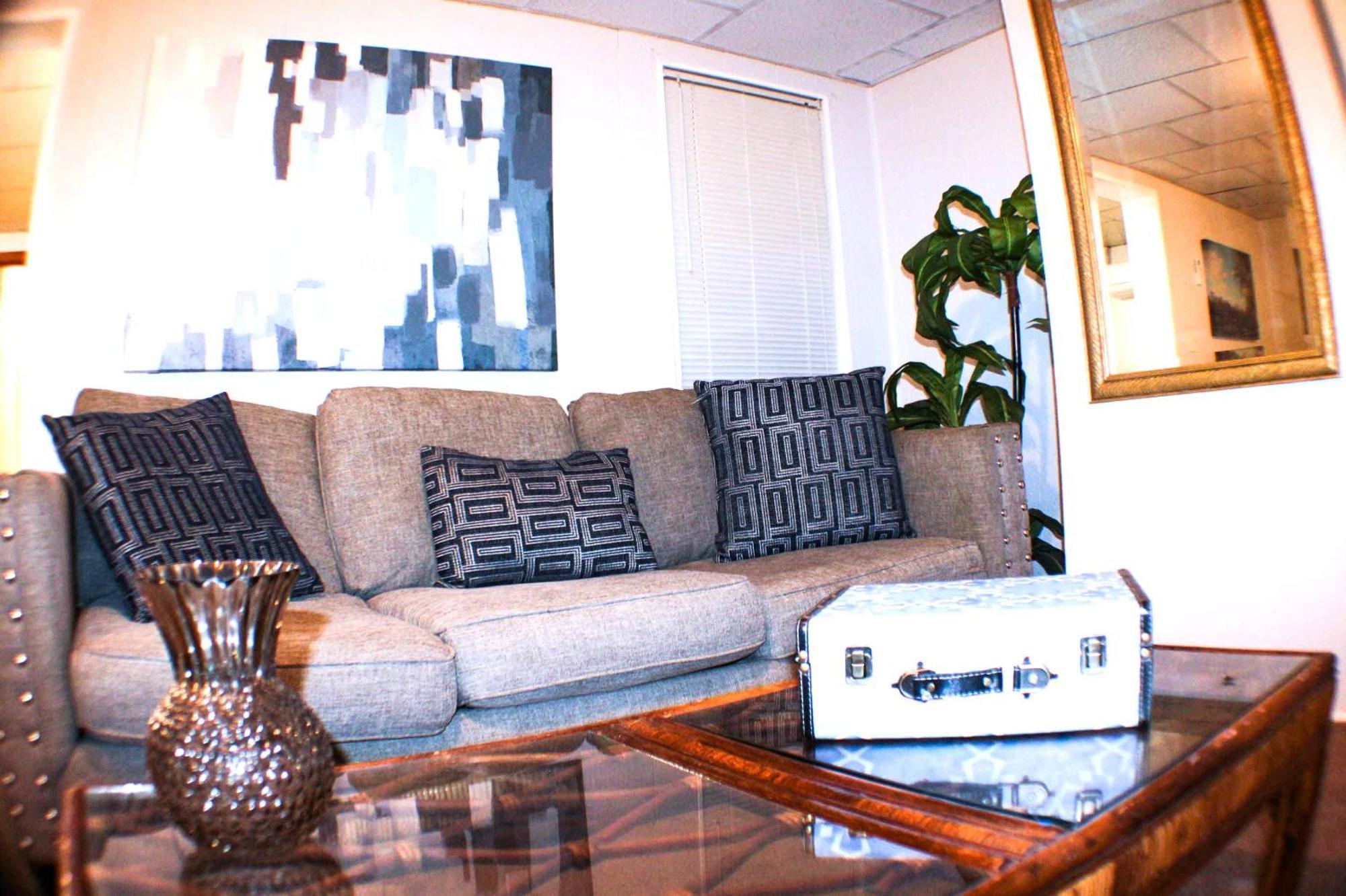 California Ave - 2 Bedroom - Home Away From Home! Pittsburgh Eksteriør billede
